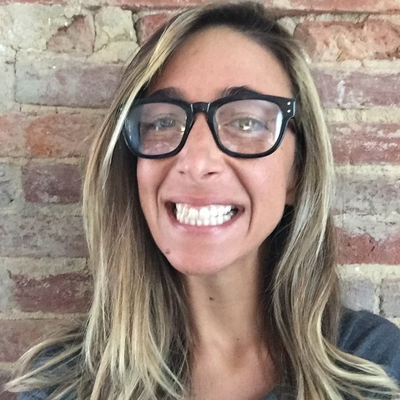 Meet your Posher, Zoe - Picture 1 of 1